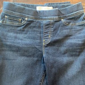 Levi Strauss womens pull on skinny jeans. Size 14S (32x28) like new